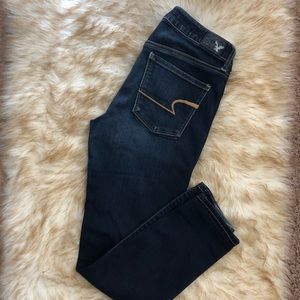 ✨AEO DENIM SKINNY JEAN SZ. 8 SHORT✨